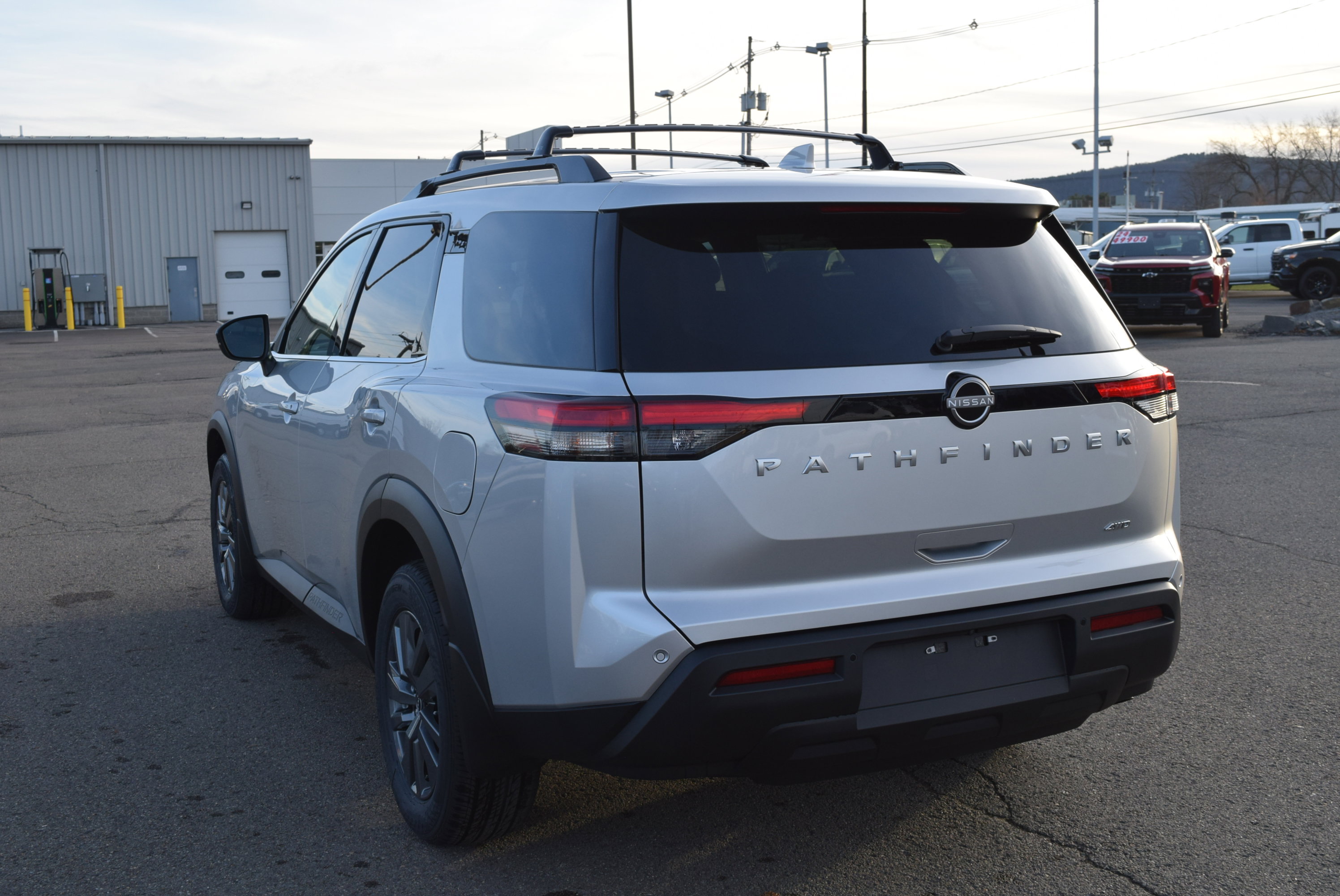 New 2025 Nissan Pathfinder SV image 8