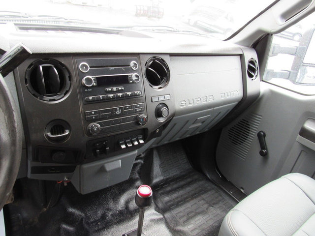 Used 2015 Ford F550 2WD Regular Cab Super Duty image 29