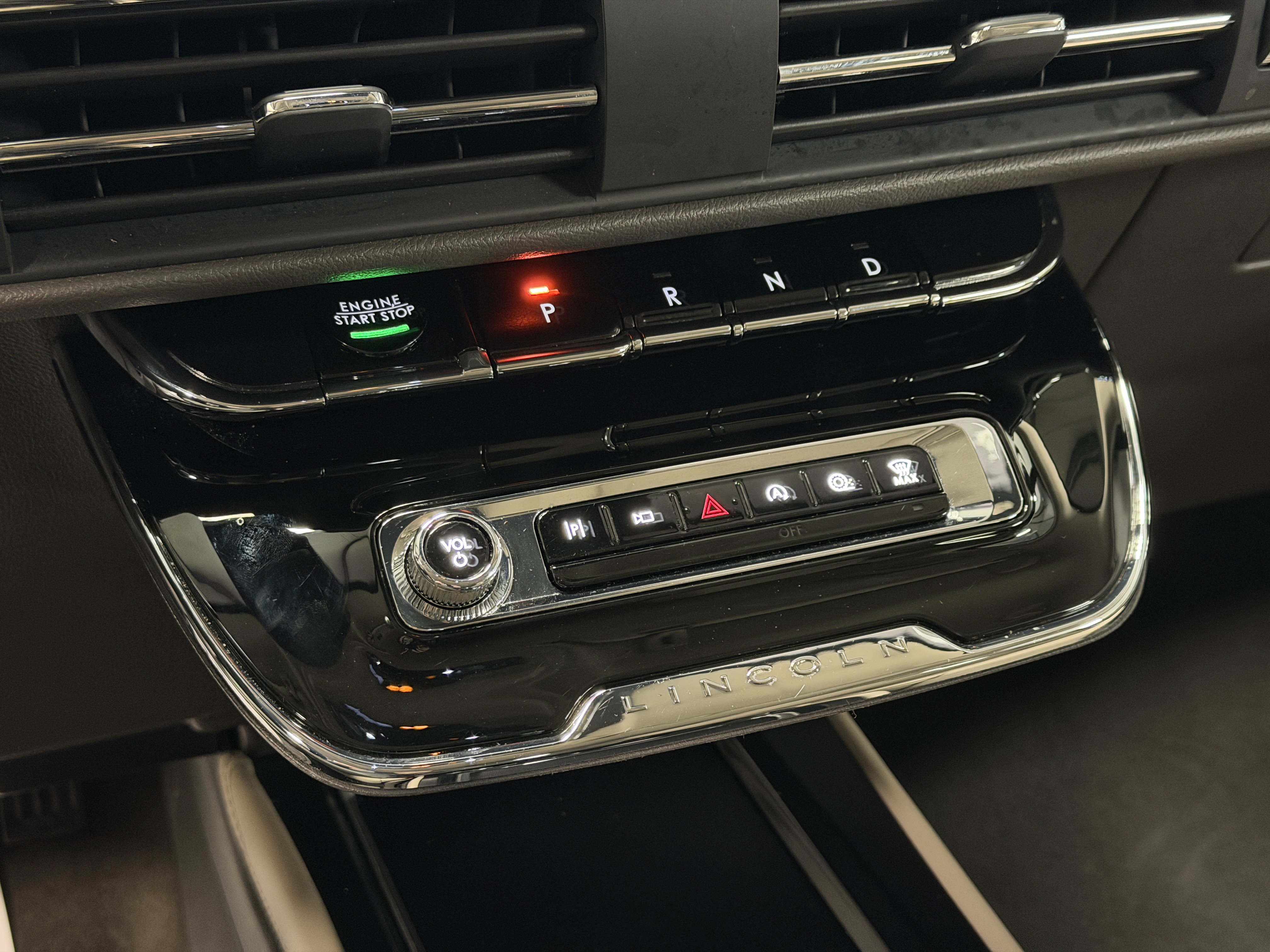 Used 2023 Lincoln Corsair Reserve w/ Equipment Group 201A image 11