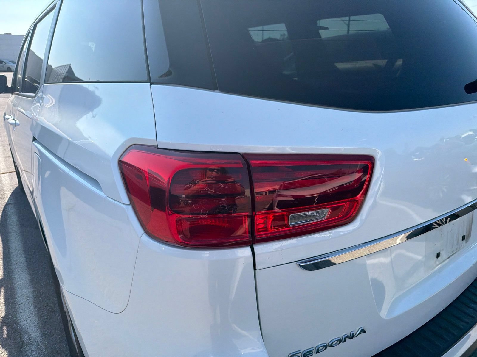 Used 2021 Kia Sedona LX FWD image 9