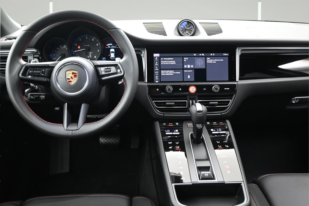 New 2026 Porsche Macan AWD/4WD image 8