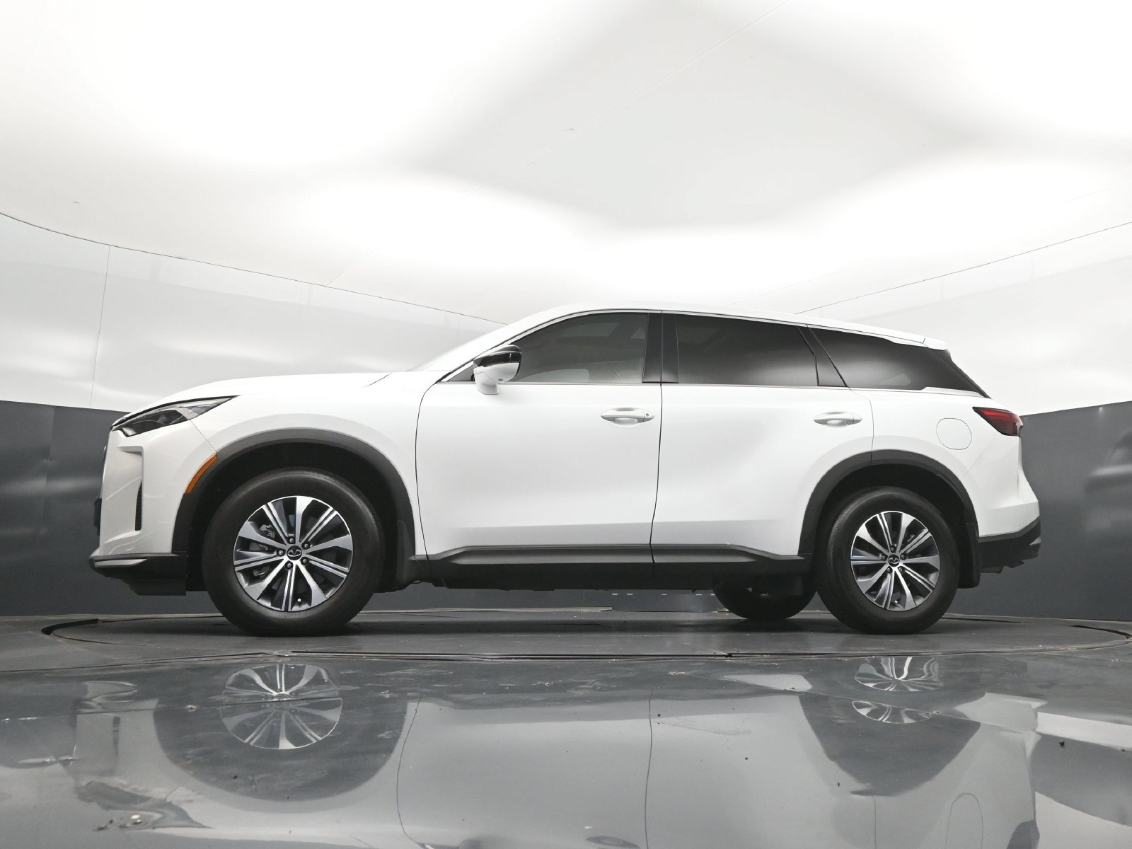 Used 2026 INFINITI QX60 Pure w/ Cargo Package FWD image 40