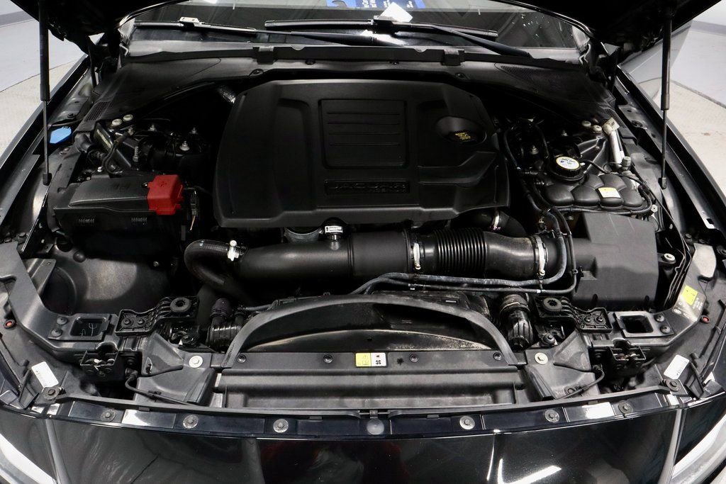 Used 2020 Jaguar XF Prestige image 16