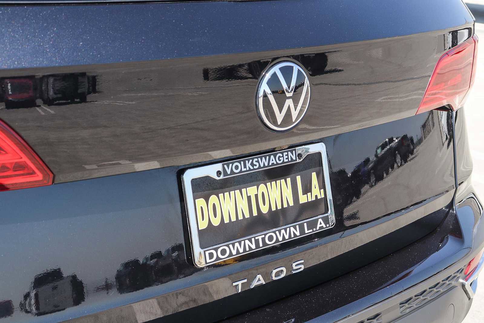 Used 2022 Volkswagen Taos SE image 7