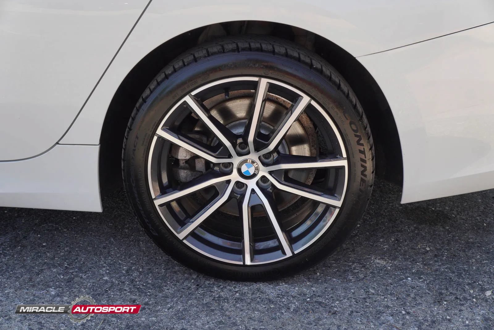 Used 2019 BMW 330i xDrive Sedan w/ Convenience Package AWD/4WD image 12