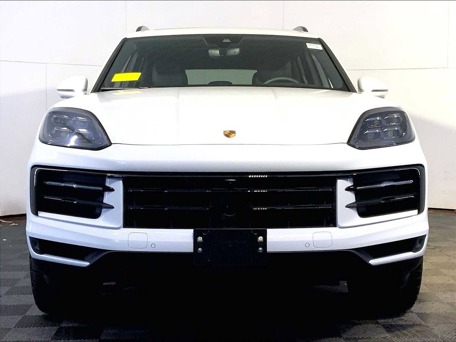Certified 2025 Porsche Cayenne image 10