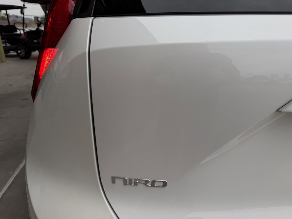 Used 2023 Kia Niro EX Touring image 14
