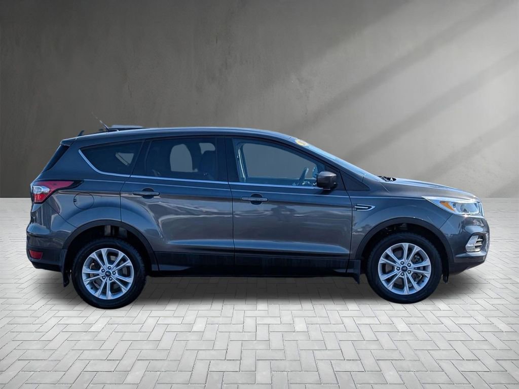 Used 2017 Ford Escape SE image 9
