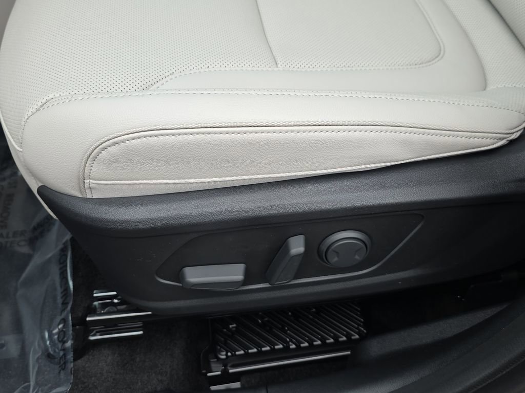 New 2025 Hyundai Tucson Limited image 40