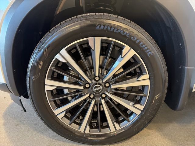 New 2026 Nissan Pathfinder Platinum AWD/4WD image 30