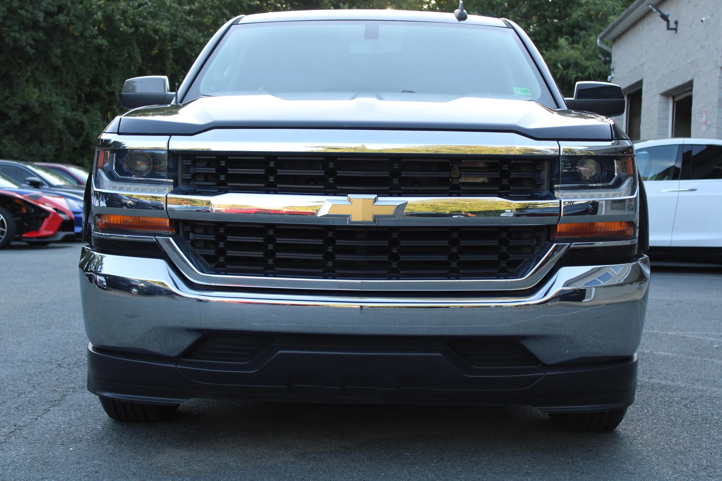 Used 2019 Chevrolet Silverado 1500 LT image 2