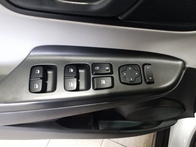 Used 2022 Hyundai Kona SEL image 12