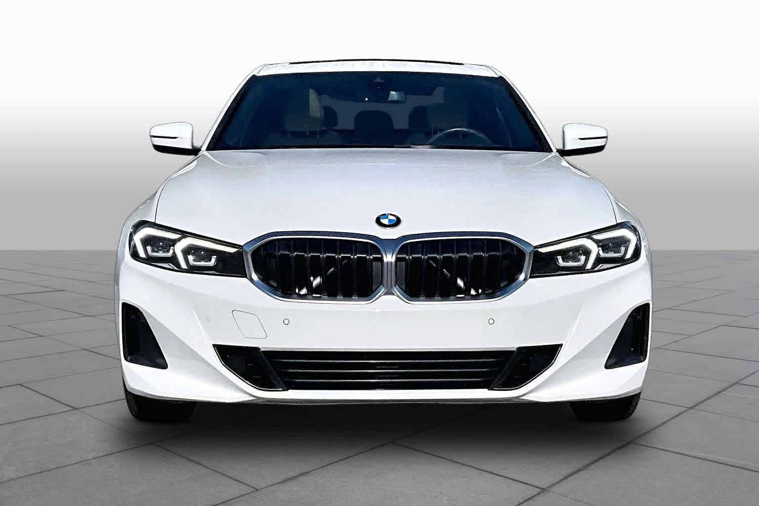 Used 2024 BMW 330i Sedan w/ Premium Package RWD image 4