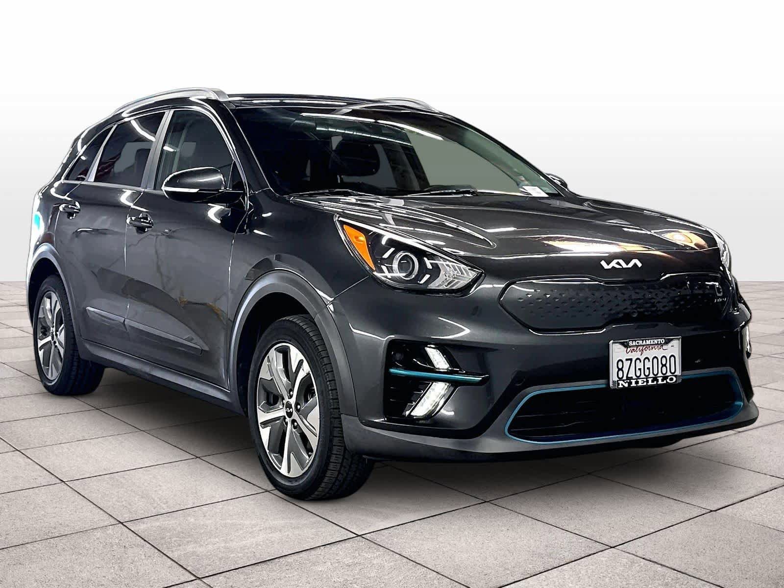 Used 2022 Kia Niro EX FWD image 2