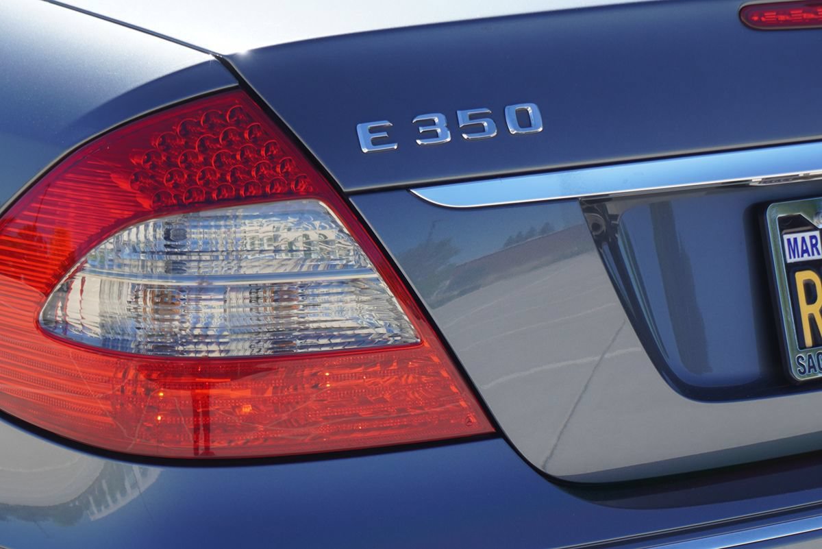 Used 2009 Mercedes-Benz E 350 Sedan image 12