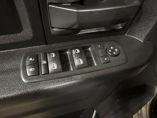 Used 2016 RAM 2500 Tradesman w/ Chrome Appearance Group AWD/4WD image 4