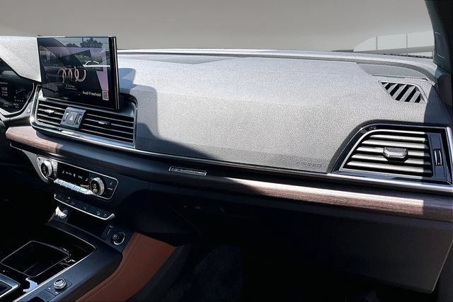 Certified 2023 Audi Q5 e Premium Plus w/ Premium Plus Package AWD/4WD image 26