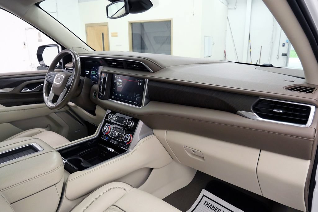 Used 2023 GMC Yukon XL Denali AWD/4WD image 16