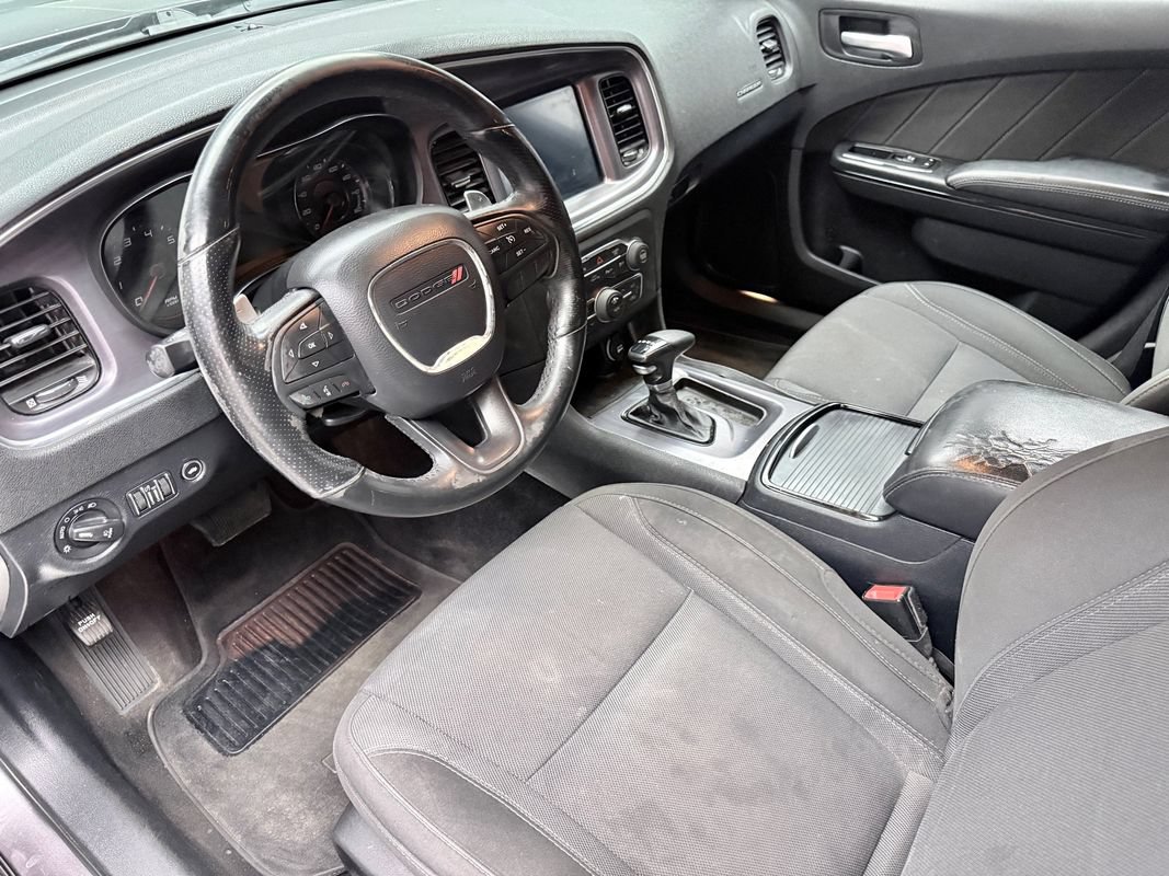 Used 2017 Dodge Charger R/T w/ Blacktop Package RWD image 9