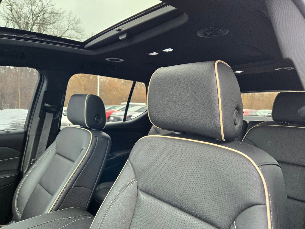 Certified 2024 Chevrolet Traverse Premier w/ Redline Edition image 21