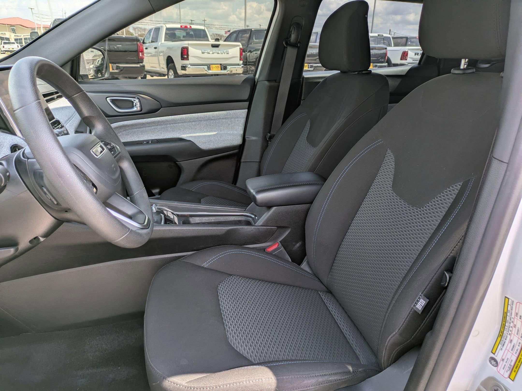 Used 2023 Jeep Compass Sport image 13