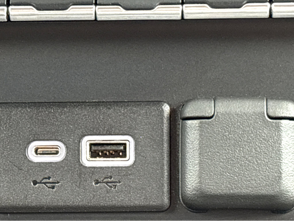 Used 2022 GMC Sierra 2500 SLE w/ SLE Value Package; image 29