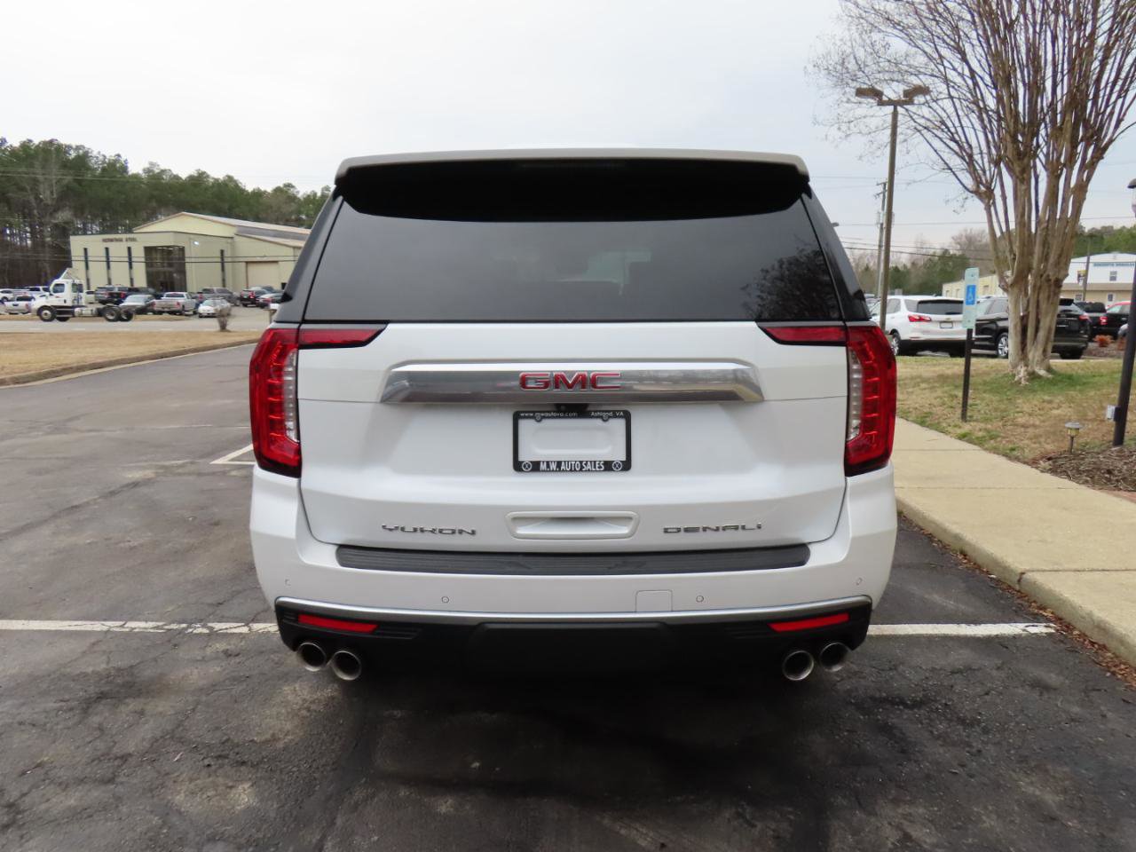 Used 2024 GMC Yukon Denali w/ Advanced Technology Package image 6