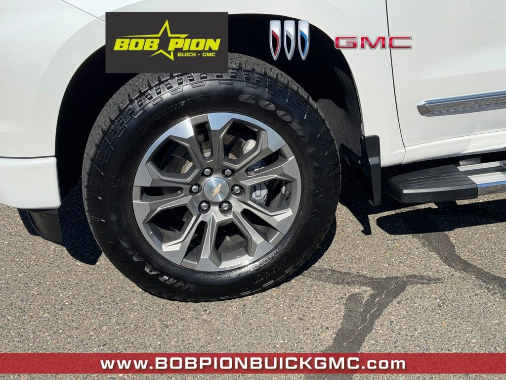 Used 2024 Chevrolet Silverado 1500 High Country w/ Technology Package AWD/4WD image 7
