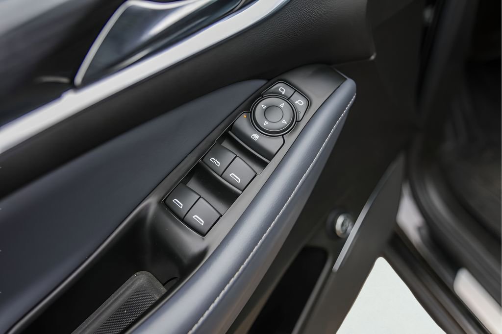 Used 2023 Buick Enclave Essence w/ Experience Buick Package image 25