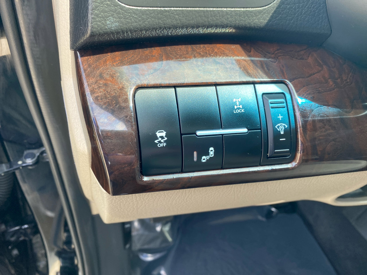 Used 2015 Kia Sorento EX w/ EX V6 Touring Package image 18