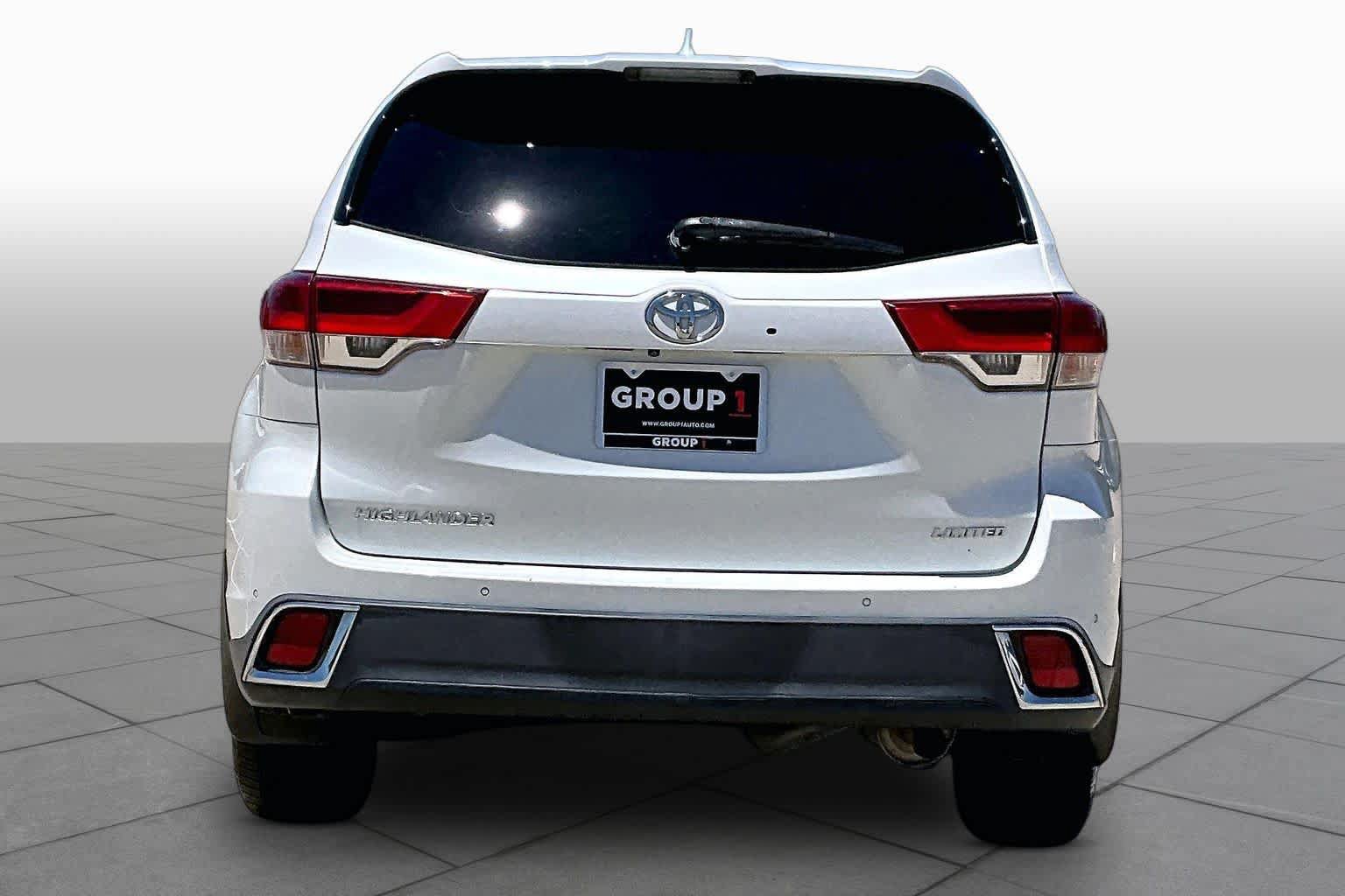 Used 2018 Toyota Highlander Limited FWD image 5