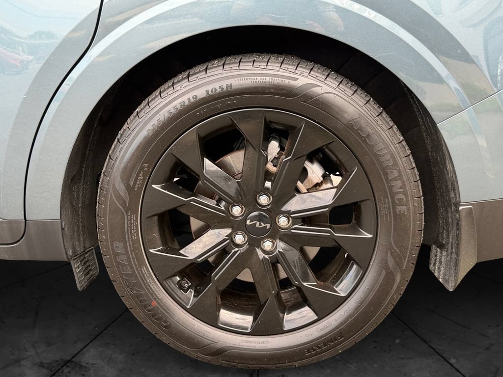 Certified 2022 Kia Carnival SX FWD image 27