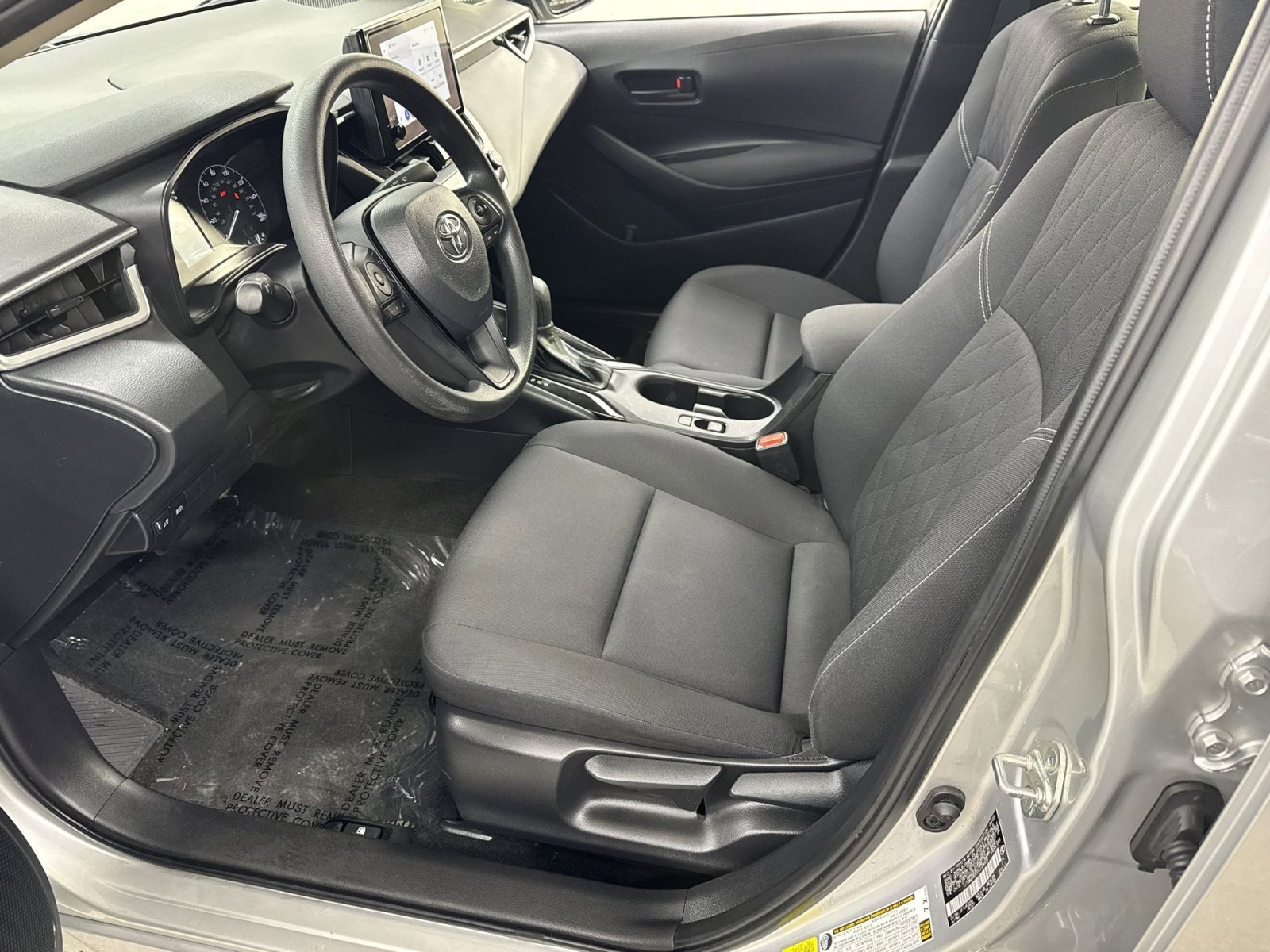 Used 2023 Toyota Corolla LE image 2