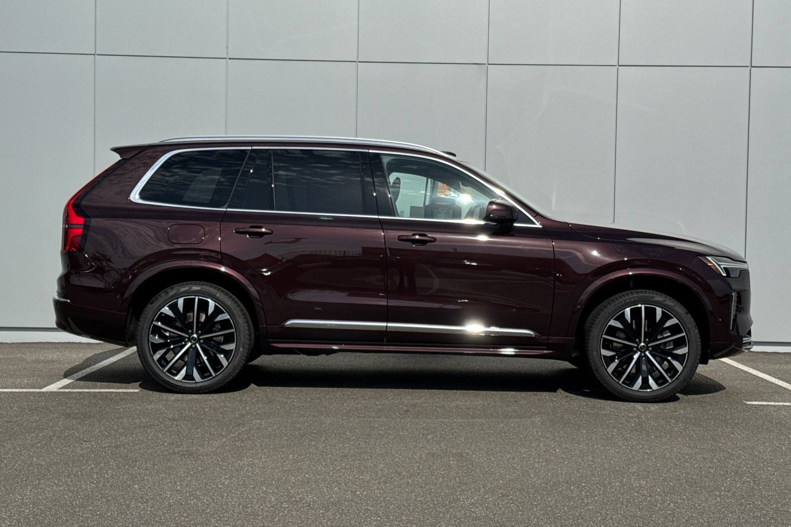 New 2026 Volvo XC90 T8 Plus w/ Protection Package AWD/4WD image 6