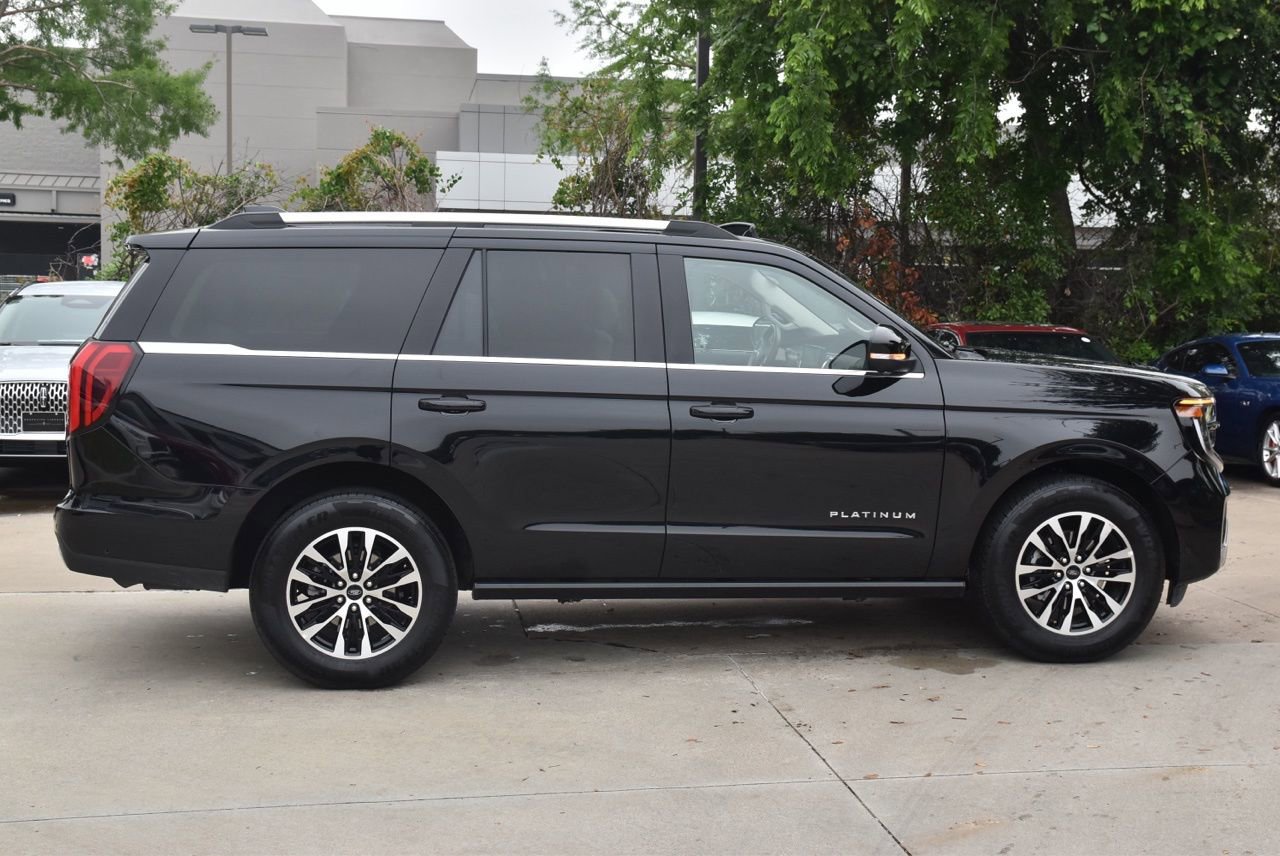 Certified 2025 Ford Expedition Platinum AWD/4WD image 6