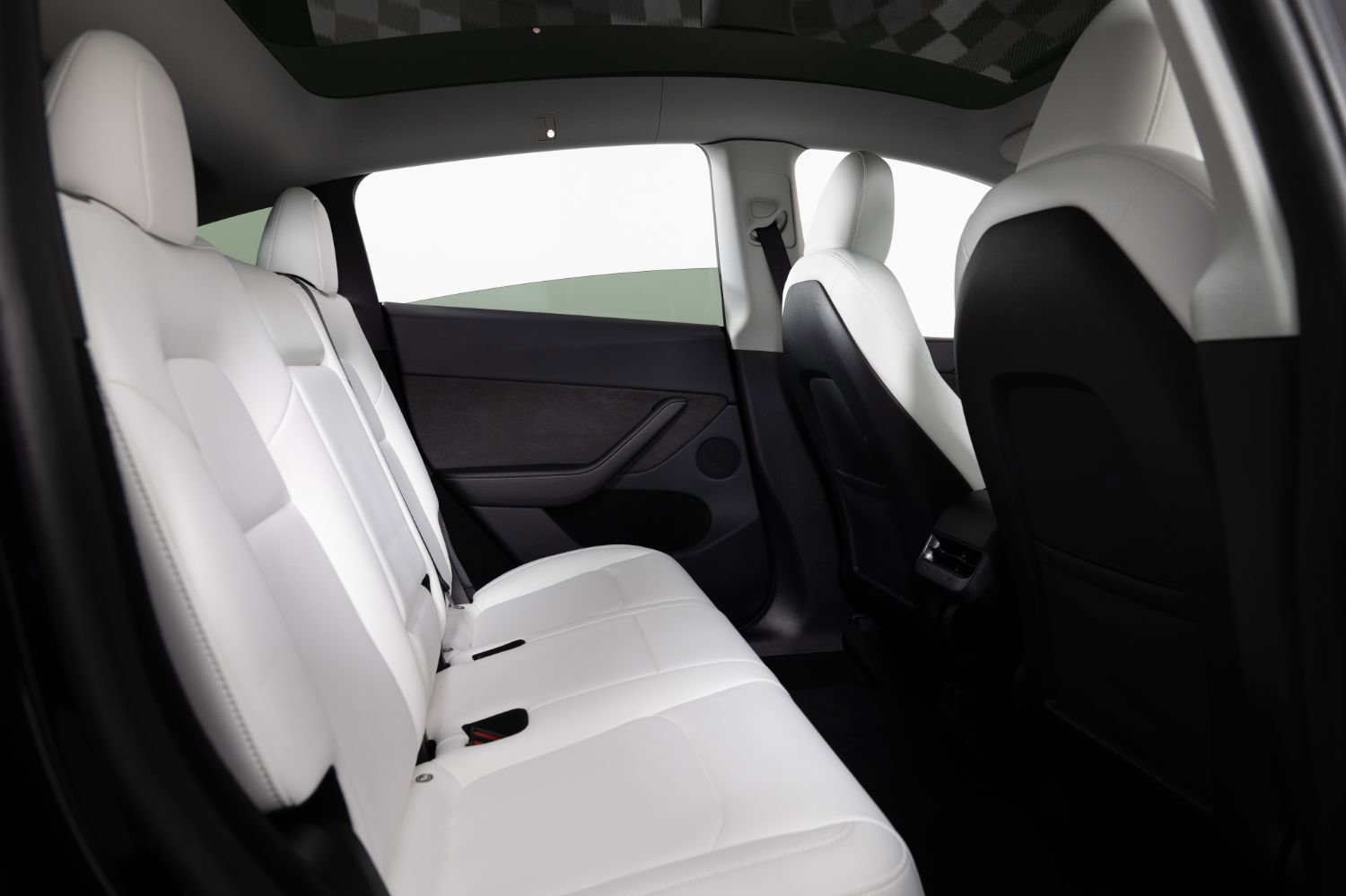 Used 2024 Tesla Model Y Performance AWD/4WD image 22