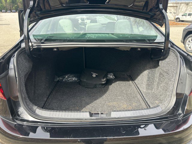 Used 2024 Volkswagen Jetta SE image 24