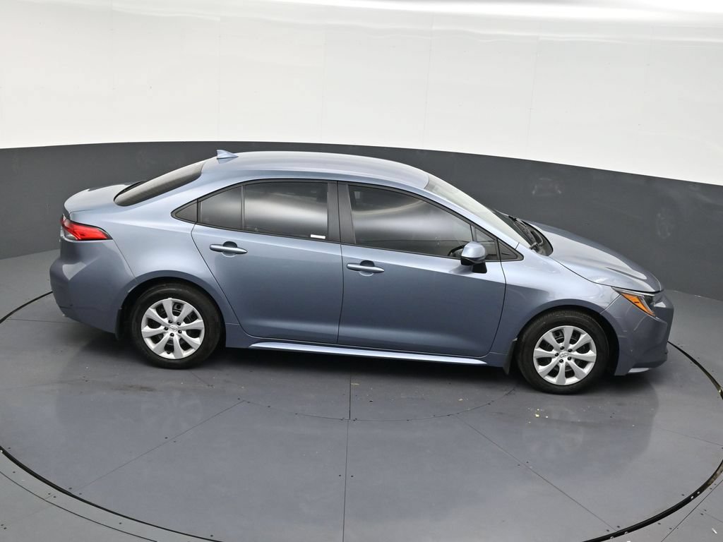 Used 2025 Toyota Corolla LE FWD image 16