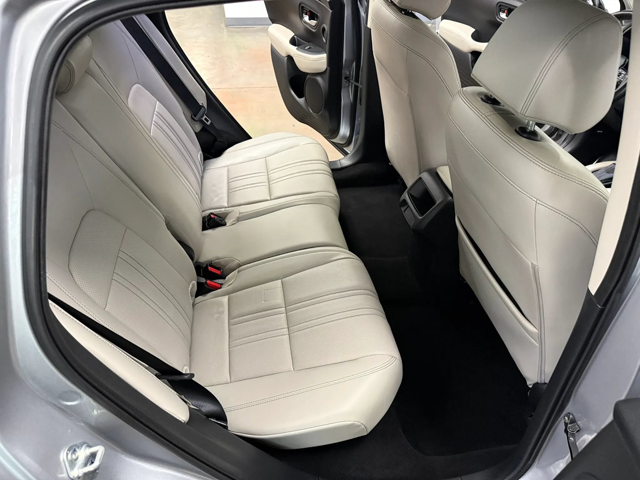 Used 2025 Honda HR-V EX-L image 11