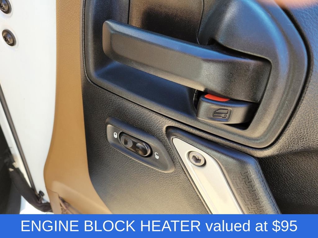 Used 2017 Jeep Wrangler Unlimited Rubicon w/ Connectivity Group image 10