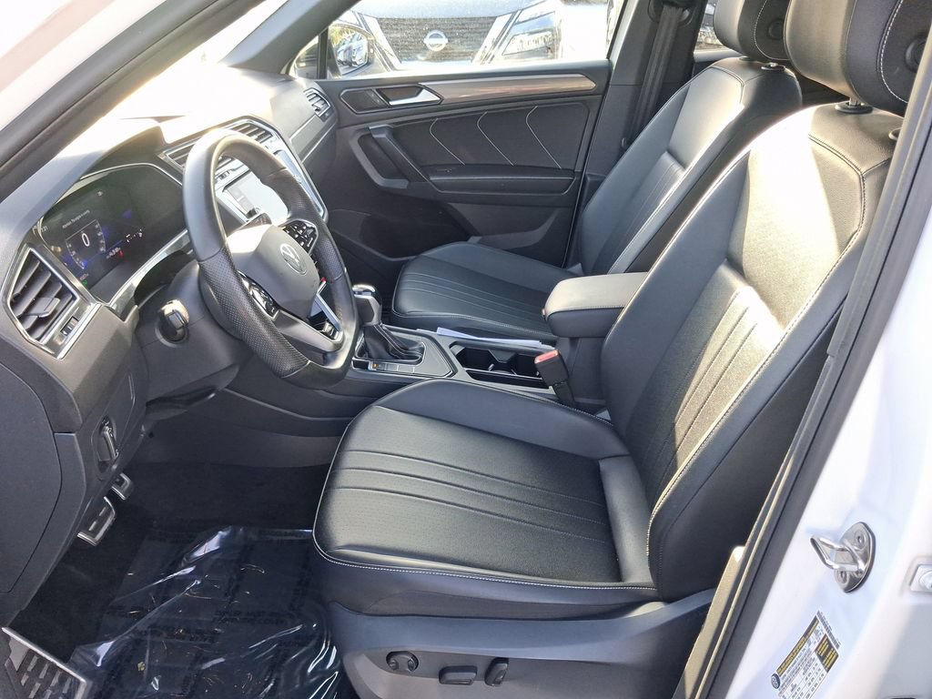 Used 2024 Volkswagen Tiguan SE R-Line FWD image 14