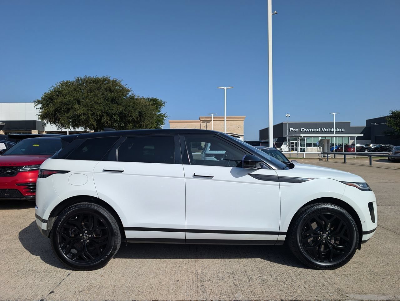 Used 2020 Land Rover Range Rover Evoque SE AWD/4WD image 3