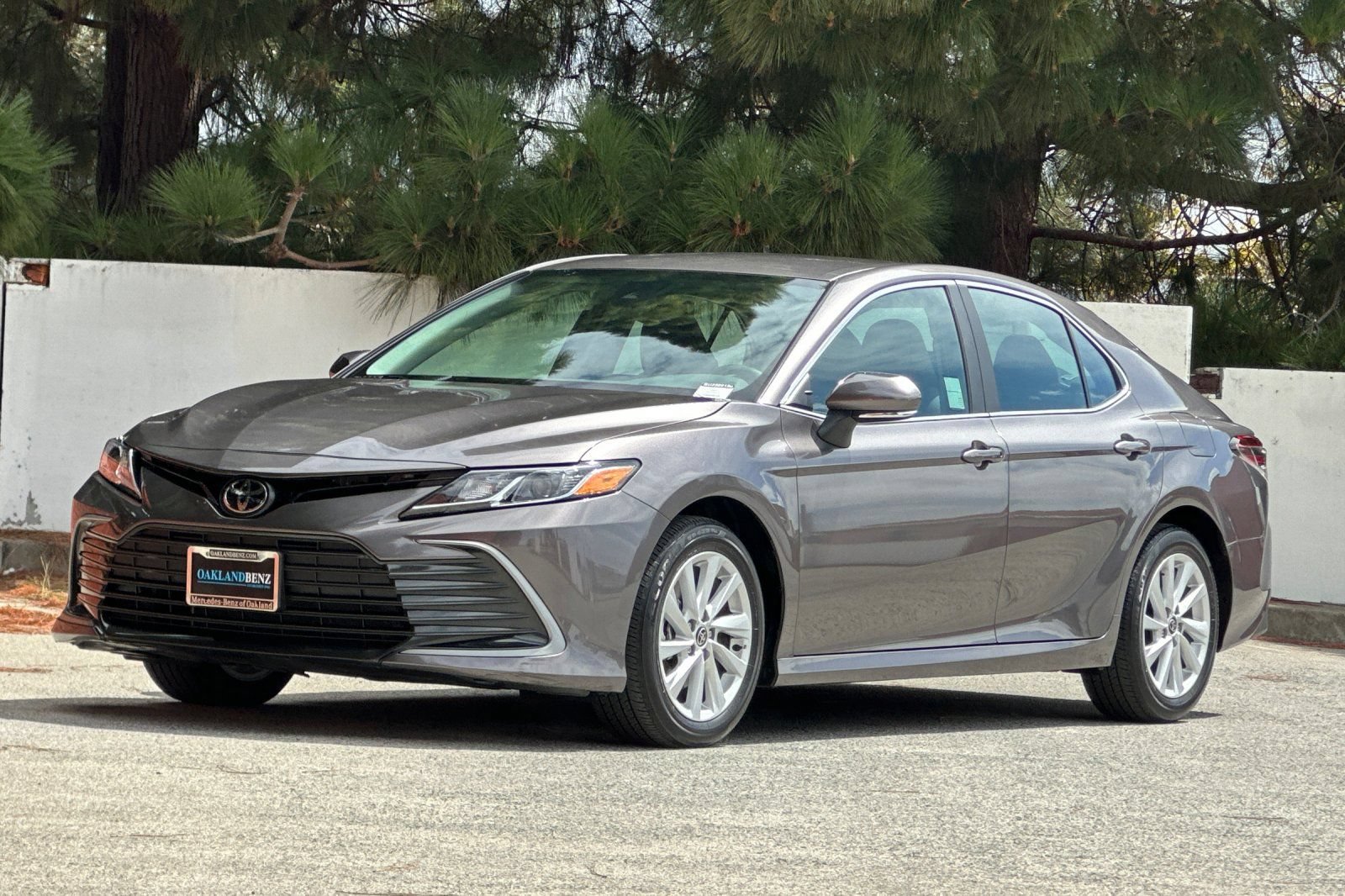 Used 2024 Toyota Camry LE w/ Convenience Package FWD image 8