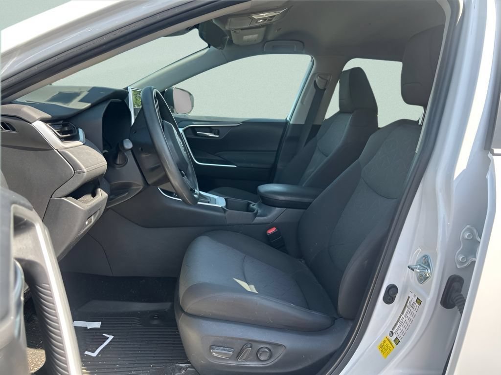 Used 2024 Toyota RAV4 XLE AWD/4WD image 20