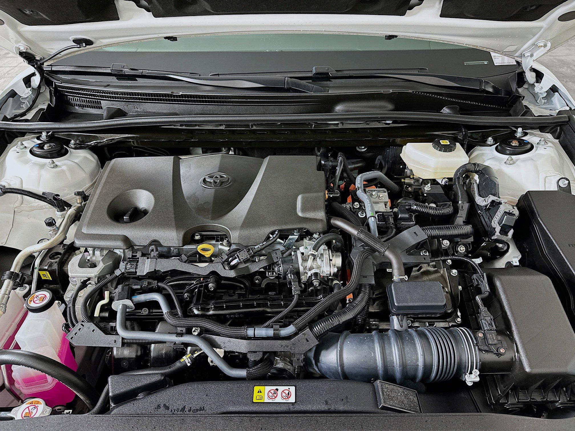 Used 2025 Toyota Camry SE image 31