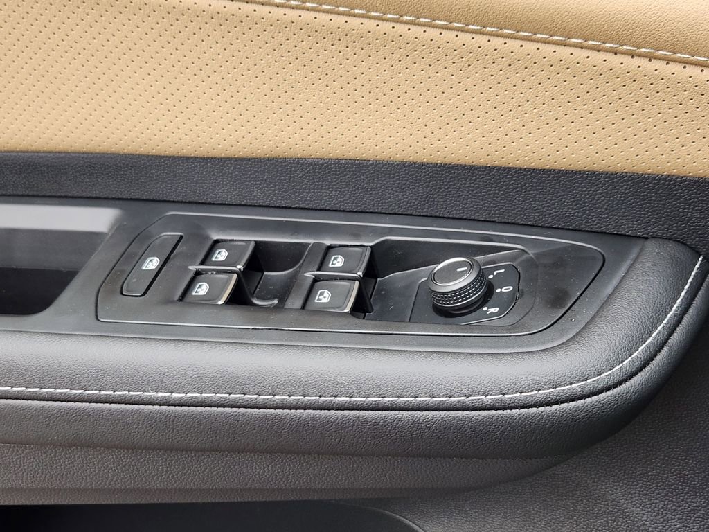 New 2026 Volkswagen Atlas Cross Sport SE image 4