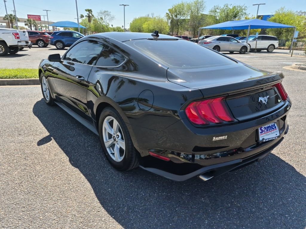 Used 2022 Ford Mustang EcoBoost image 3