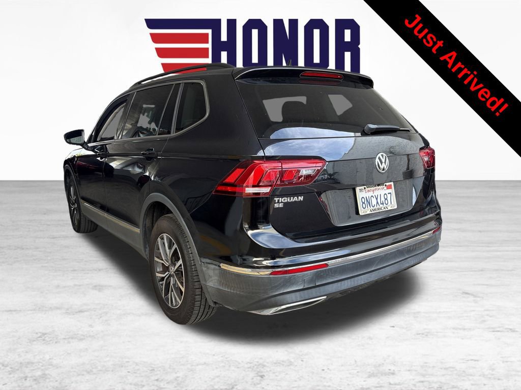 Used 2020 Volkswagen Tiguan SE w/ Panoramic Sunroof Package image 3