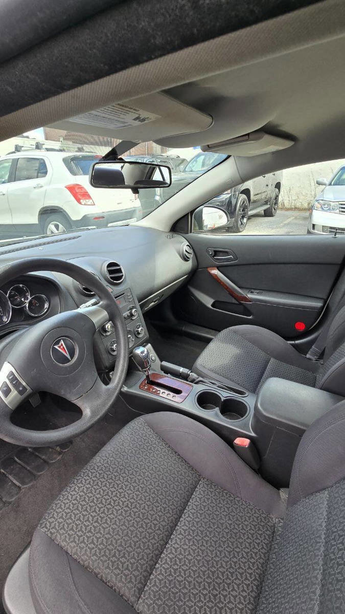 Used 2007 Pontiac G6 Base 4dr Sedan w/ Sport Package image 6