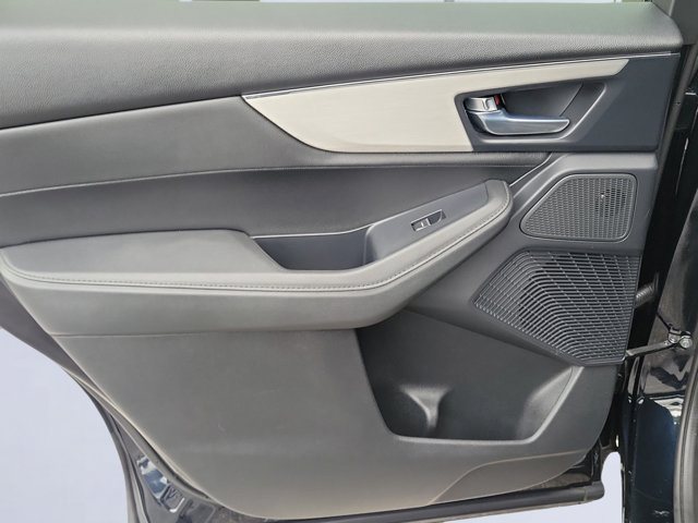 Used 2025 Acura MDX FWD image 9